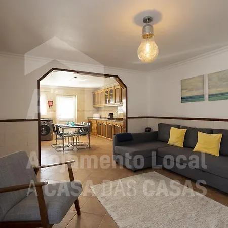 White House By Acasadascasas Mafra